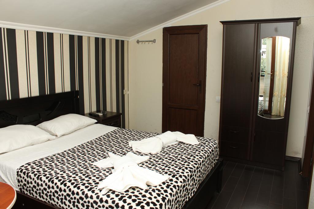 Hotel Majestic Tiflis Habitación foto