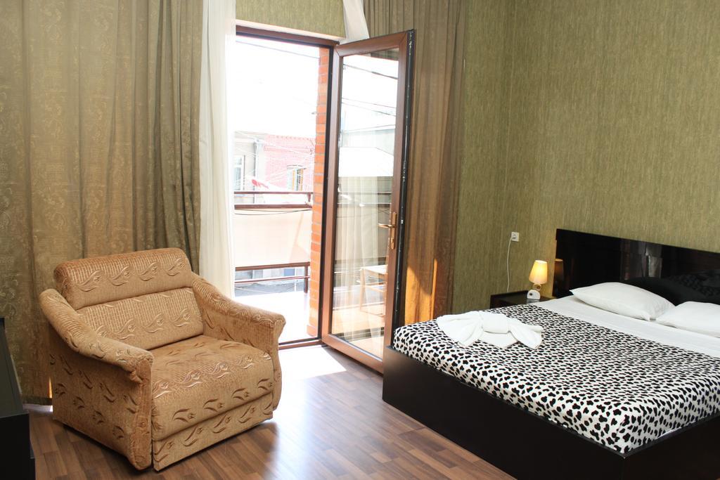 Hotel Majestic Tiflis Habitación foto